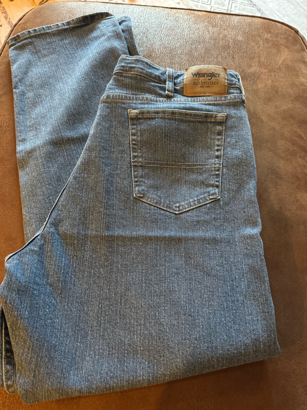 Men’s Wrangler Stretch Waist Straight Leg Denim Jeans Sz 40 x 34 Like New!